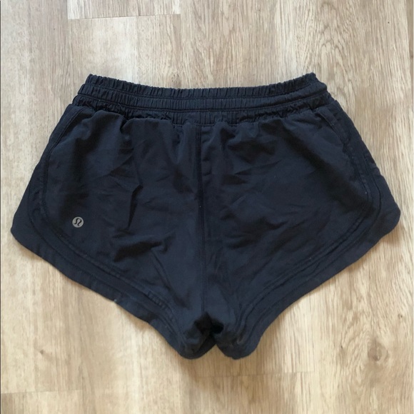 Lululemon make a move short (size 4) - Picture 2 of 4